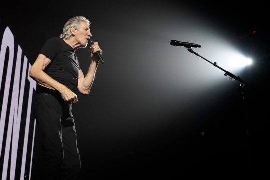 Ο Roger Waters ηχογραφεί ξανά το The Dark Side of the Moon