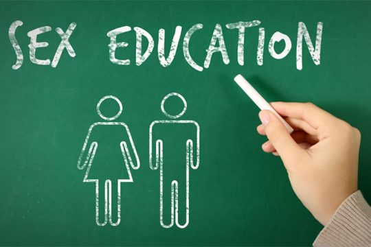 «Να στηριχθεί η σεξουαλική εκπαίδευση στο σχολείο»