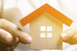 Τον Απρίλιο οι πρώτες επιδοτήσεις επιτοκίων σε δάνεια ευάλωτων