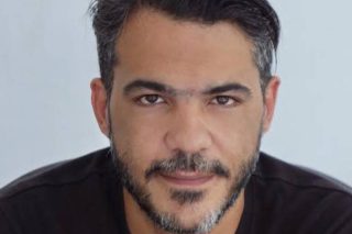 Κατήγγειλε το ΠΑΣΟΚ, αποχώρησε και τώρα υμνεί τον Μητσοτάκη