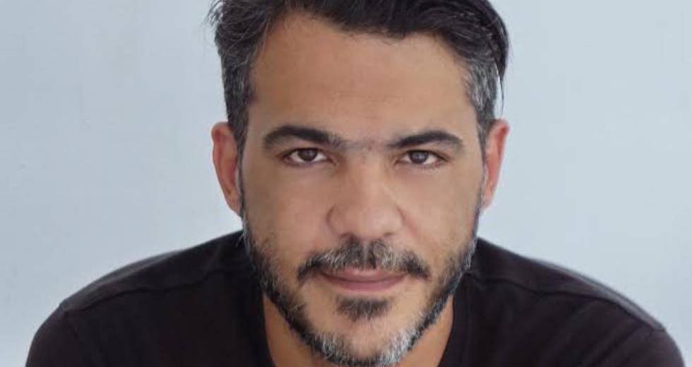 Κατήγγειλε το ΠΑΣΟΚ, αποχώρησε και τώρα υμνεί τον Μητσοτάκη