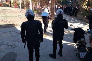 Μέχρι και τα παιδικά πάρτι ενοχλούν την αστυνομία στον Λόφο Στρέφη
