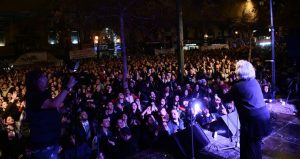 Μεγάλη συναυλία έξω απ’ το Rex για τον αγώνα των καλλιτεχνών