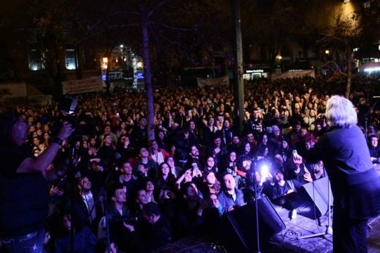 Μεγάλη συναυλία έξω απ’ το Rex για τον αγώνα των καλλιτεχνών