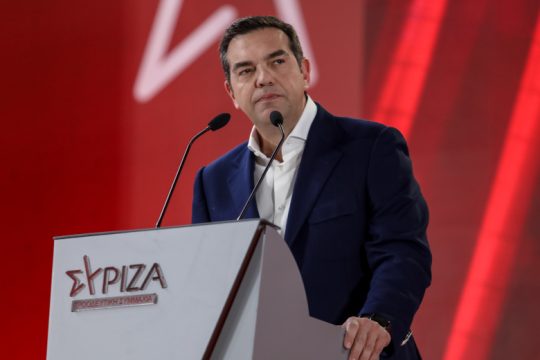 Σήκωσε το γάντι ο Αλ. Τσίπρας – «Δειλός ο Μητσοτάκης, δεν τόλμησε να κυνηγήσει εμένα»