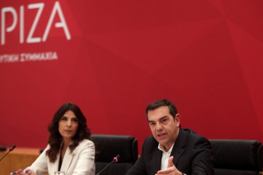 Αποχή του ΣΥΡΙΖΑ από τις ψηφοφορίες στη Βουλή και αμέσως εκλογές