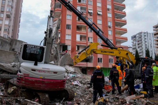 Αλλαγές στην πολιτική προστασία συστήνει η ΕΕ για καταστροφές όπως στην Τουρκία