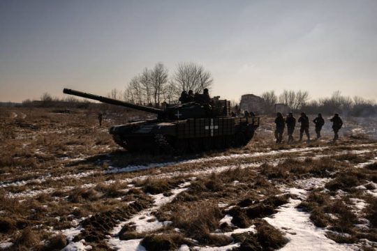 Φήμες για «μυστικές διαπραγματεύσεις» Μόσχας-Κιέβου για συμφωνία ειρήνης