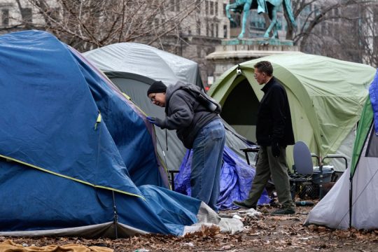 Έδιωξαν άστεγους από καταυλισμό κοντά στον Λευκό Οίκο