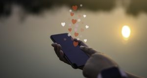 10 + 4 τραγούδια… λόγω της ημέρας