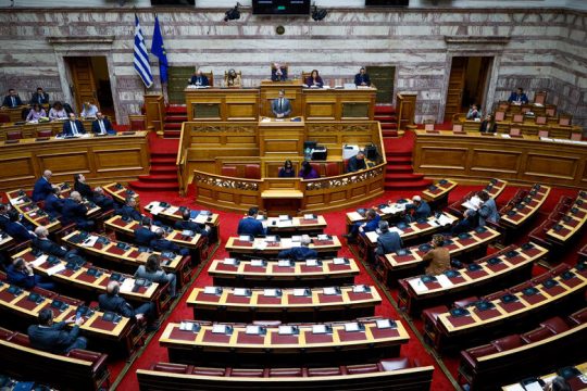 Τροπολογία-ανάσα για δανειολήπτες ενόψει εκλογών