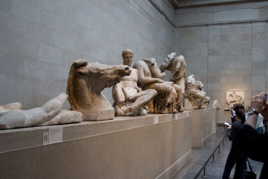«Φτερά» έκαναν πολύτιμα αντικείμενα από το Βρετανικό Μουσείο – Απολύθηκε υπάλληλος