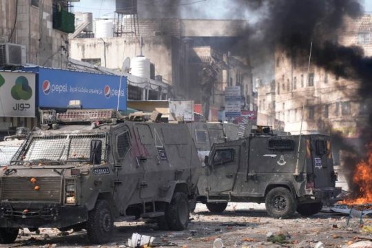 Αιματοκύλισμα από ισραηλινή επιδρομή στην κατεχόμενη Δυτική Όχθη