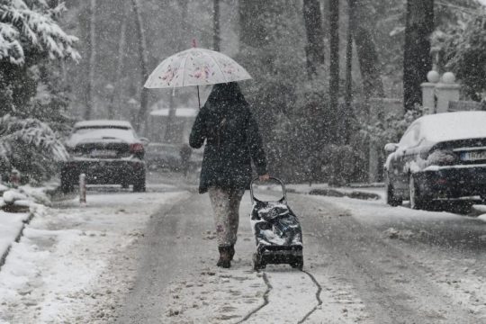 Κλειστά αύριο τα εμπορικά στη Β. Αττική με εξαιρέσεις – Απαγορεύεται και το ντελίβερι