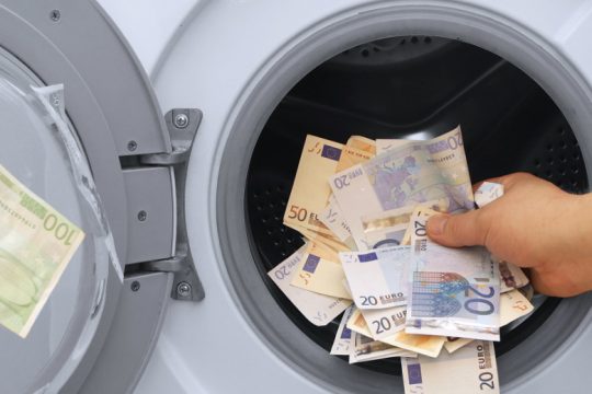 Τα στοιχεία του πορίσματος για Κοκλώνη και η απάντηση του παραγωγού