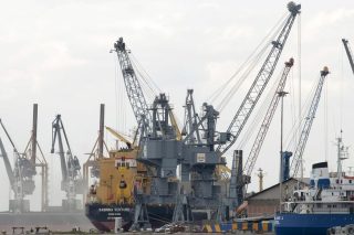 Μια παραίτηση, πολλά ερωτήματα