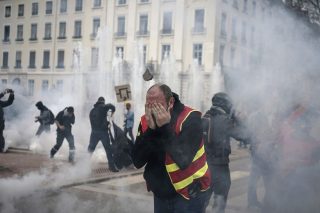 Η Γαλλία σε διαρκή αναβρασμό