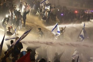 Εκανε (για λίγο) πίσω ο Νετανιάχου