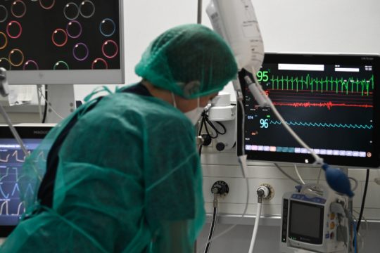Αύξηση θετικότητας κορονοϊού και γρίπης την τελευταία βδομάδα