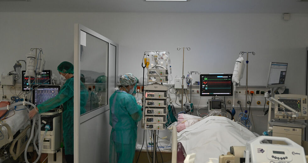 Ακόμη 75 θάνατοι λόγω Covid-19, αύξηση θετικότητας για τη γρίπη