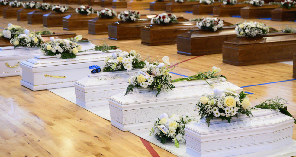 Κατακραυγή και εισαγγελική έρευνα για το ναυάγιο στην Ιταλία