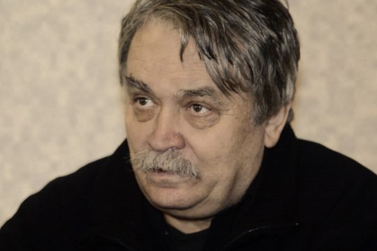 Ασχετοσύνη και υποκρισία