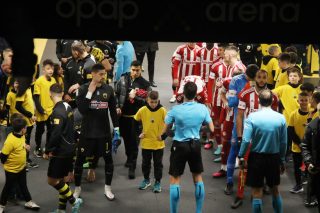 Να παραμείνει πρώτη και να τον… τελειώσει