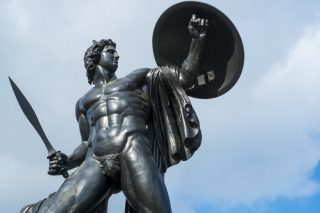 Η γλώσσα κόκκαλα δεν έχει και κόκκαλα τσακίζει