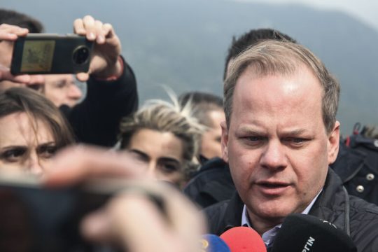 Διχάζει τη Ν.Δ. ο Καραμανλής