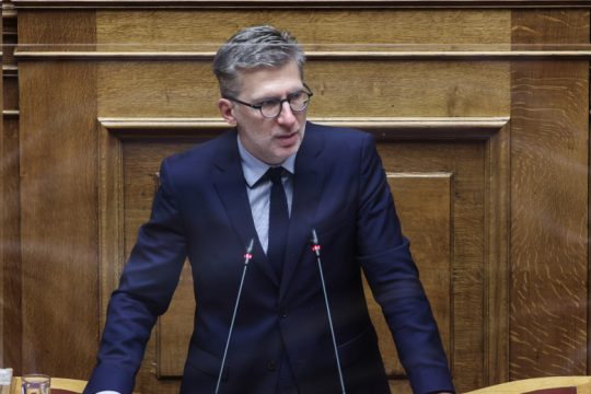 Υποκρισία Σκέρτσου για τα Τέμπη και διαστροφή του αγώνα των νέων που διαδηλώνουν