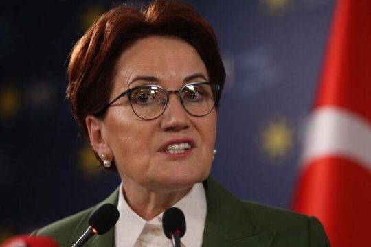 Στροφή 180° από την Ακσενέρ, ξανά ενωμένη η αντιπολίτευση