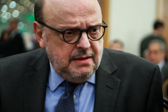 «Ο ελεγχόμενος πρωθυπουργός δεν μπορεί να συμπεριφέρεται σαν επικεφαλής της έρευνας»