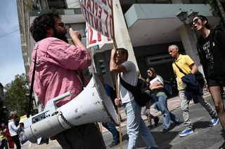 Σε απεργία-αποχή από την αξιολόγηση καλεί η ΑΔΕΔΥ