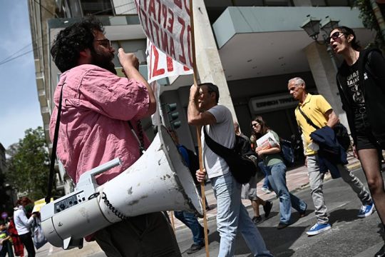 Σε απεργία-αποχή από την αξιολόγηση καλεί η ΑΔΕΔΥ