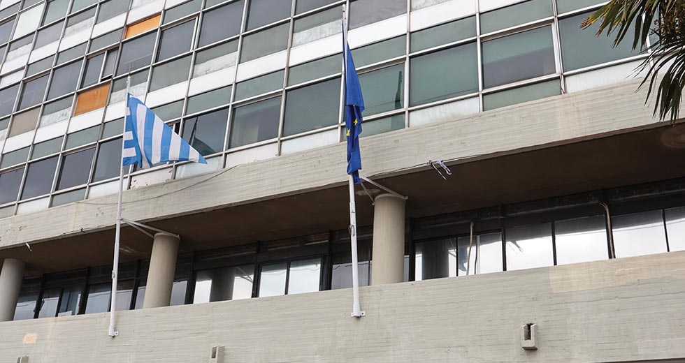 Κατέρρευσε υπόστεγο στην Κτηνιατρική Σχολή ΑΠΘ