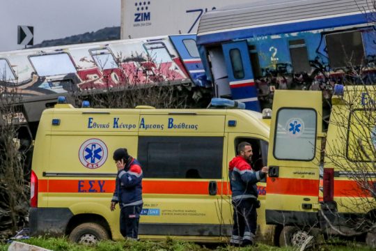 Πλήρης σύγχυση για τον αριθμό των αγνοουμένων απ’ την τραγωδία στα Τέμπη