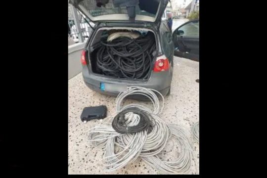 Τρεις συλλήψεις για την κλοπή 300 κιλών καλωδίων από αιολικό πάρκο