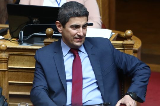 «Αυτοπροβολή Αυγενάκη»!