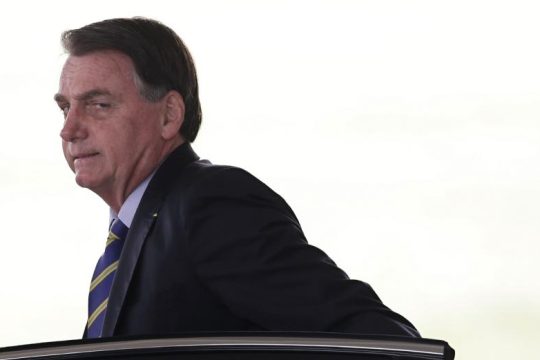 Ο Μπολσονάρο παρέδωσε αδήλωτα κοσμήματα στις αρχές