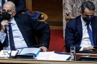 Μετωπική Δένδια με Μητσοτάκη για το «βαθύ κράτος»
