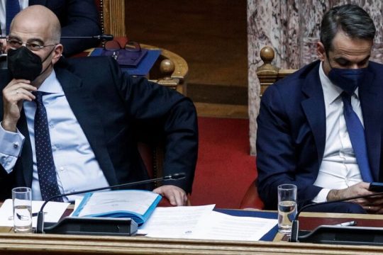 Μετωπική Δένδια με Μητσοτάκη για το «βαθύ κράτος»