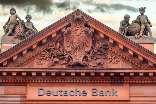 «Ανατριχίλα» στις αγορές προκαλεί η Deutsche Bank