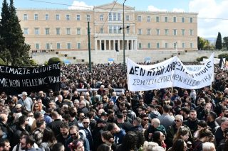 «Τσουνάμι» στους δρόμους παρά την καταστολή