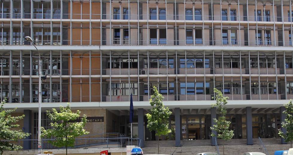 Απορρίφθηκε το αίτημα να «παγώσει» η κοπή 41 δέντρων στην πλατεία Ρωμαϊκής Αγοράς