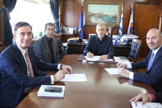 Μνημόνιο συνεργασίας για Δήμο Πειραιά και Εθνική Τράπεζα