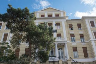 Εξέδιδαν 14χρονη που «ψάρεψαν» σε δομή