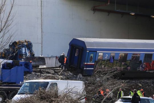 Γαϊτανάκι αλληλοκατηγοριών για την τραγωδία, ενώ επεκτείνεται η έρευνα
