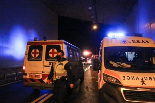 Αγωνία και απελπισία για τους οικείους πολλών επιβατών