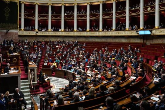 Απορρίφθηκε η πρόταση μομφής κατά της γαλλικής κυβέρνησης