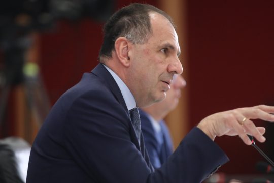ΣΥΡΙΖΑ: Τα οκτώ ψέματα του κ. Γεραπετρίτη για τα Τέμπη